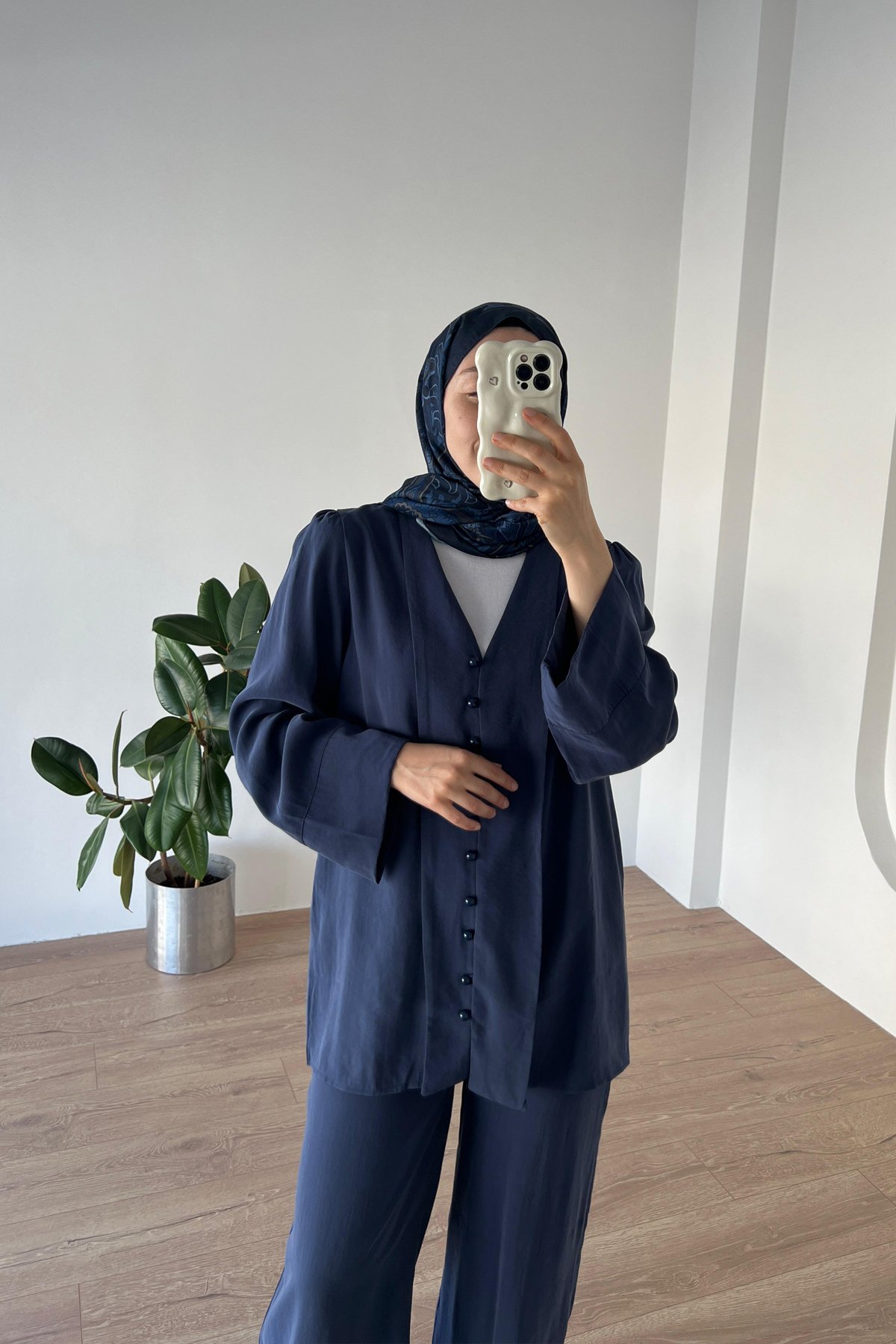 Önden Düğmeli Modal Takım Laci