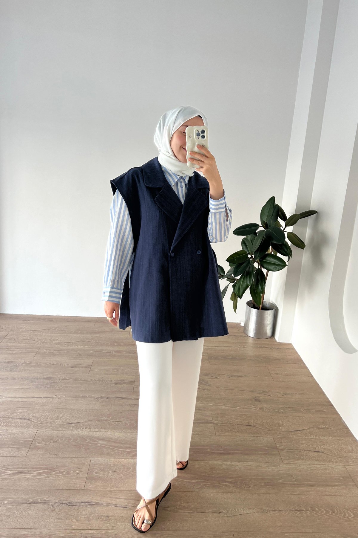 Kruvaze Yandan Bağlamalı Yelek - Laci