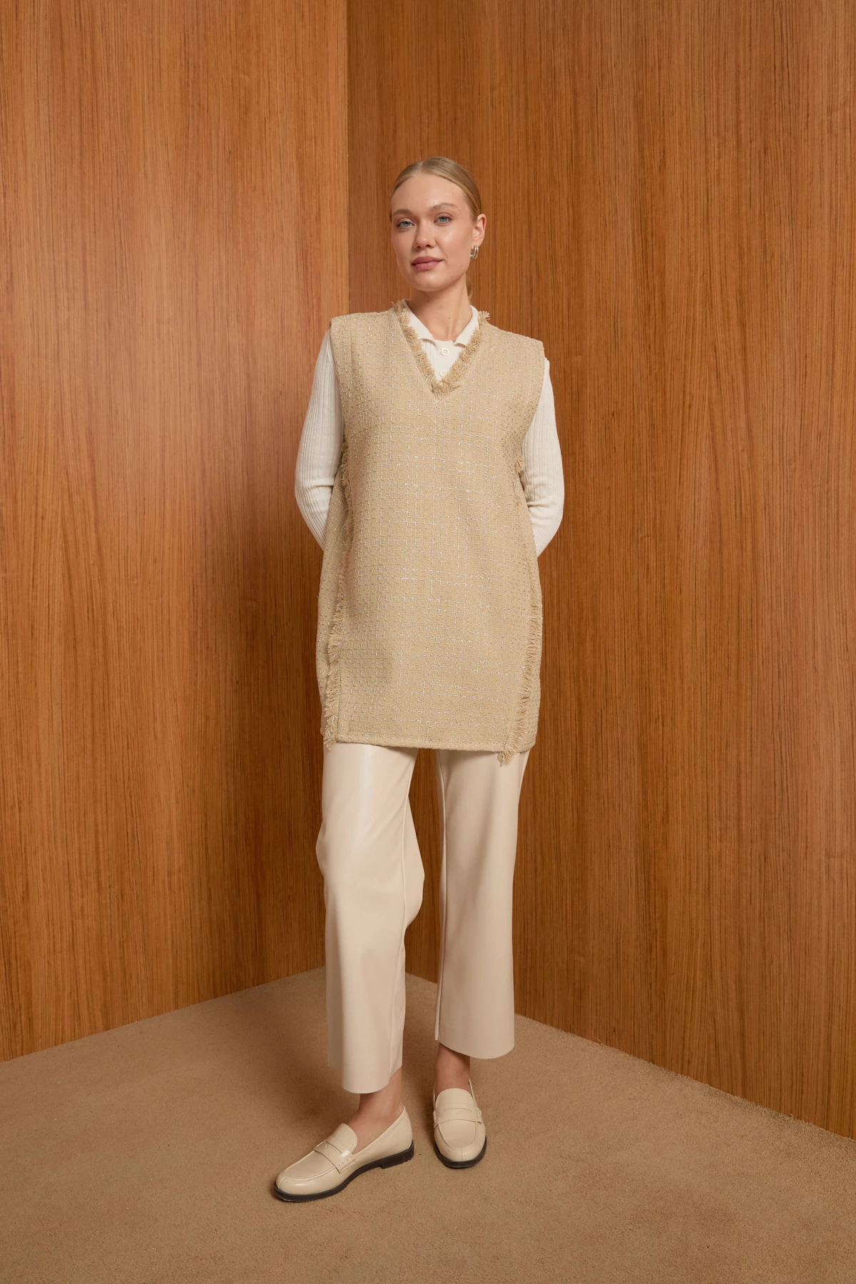 Püsküllü Tüvit Süveter