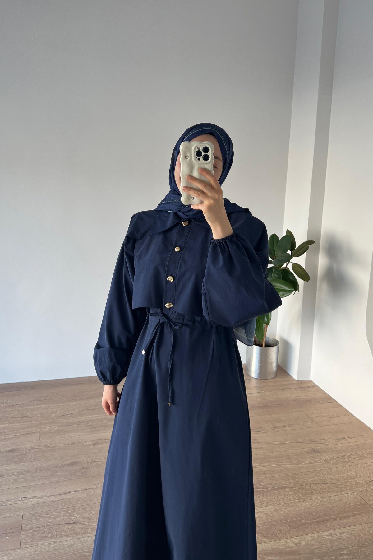 Rüzgarlıklı Elbise Laci
