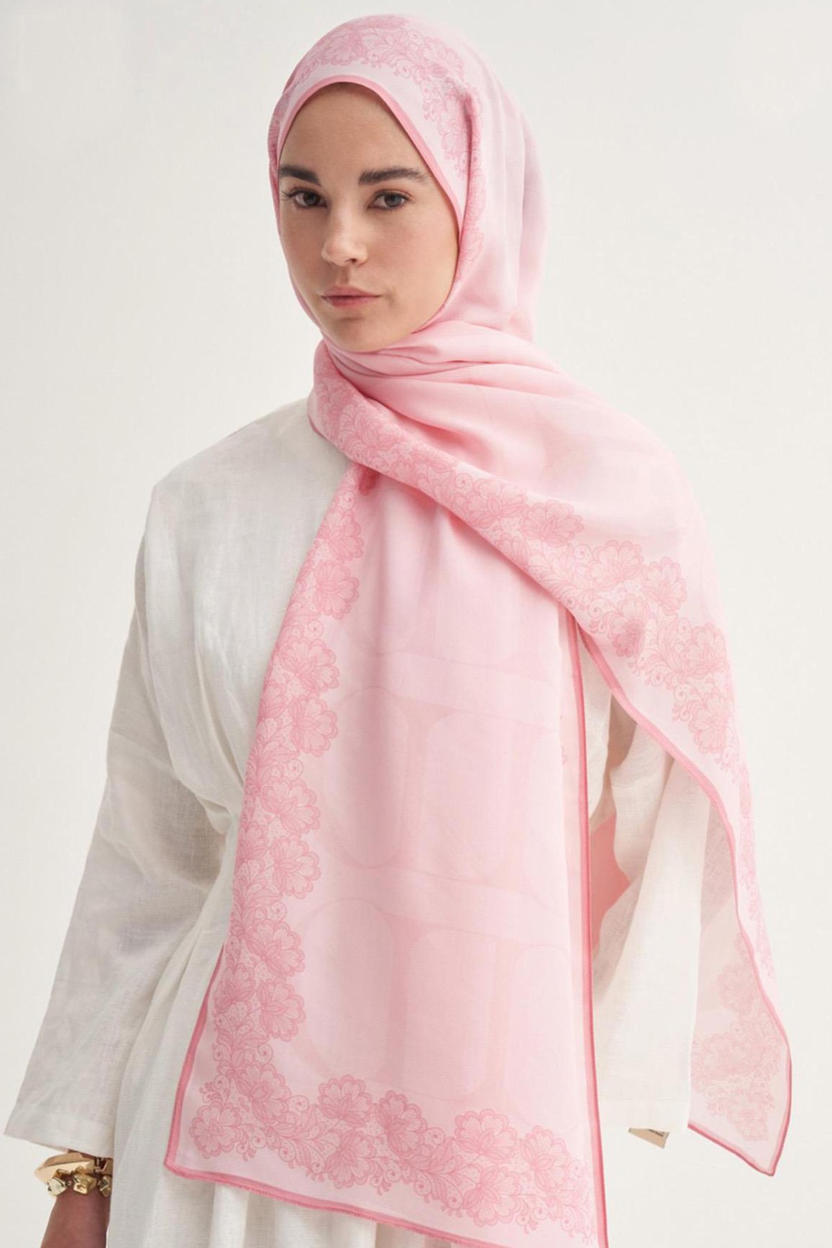 Floş İpek Şal Pembe Çiçekli