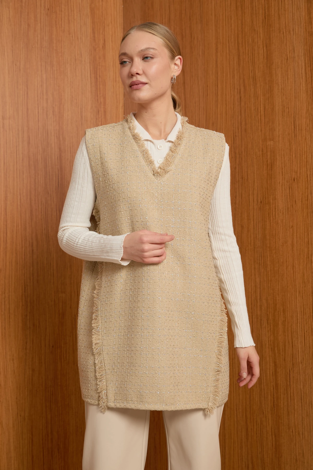 Püsküllü Tüvit Süveter