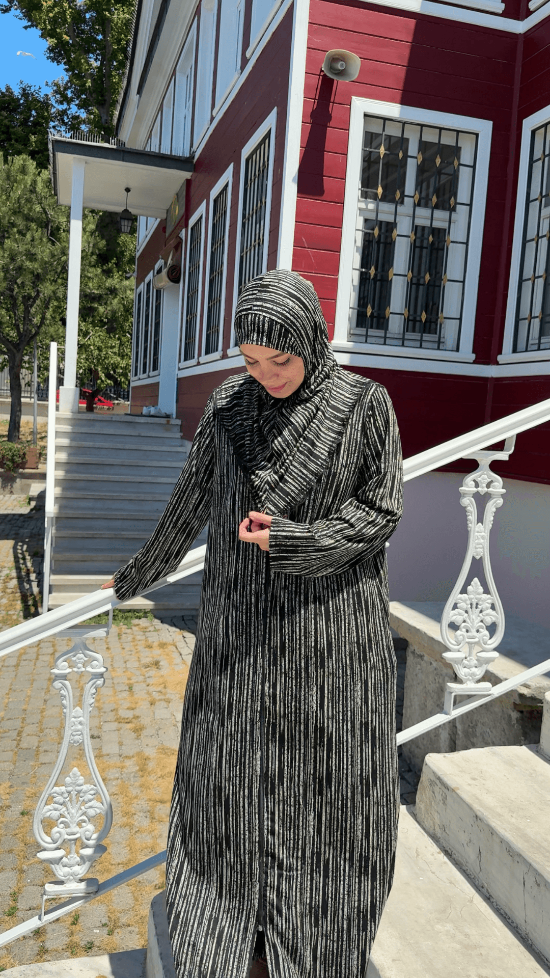 Desenli Refah Fermuarlı Hazır Şallı Pamuklu Penye Namaz Elbisesi  - Zebra Desen