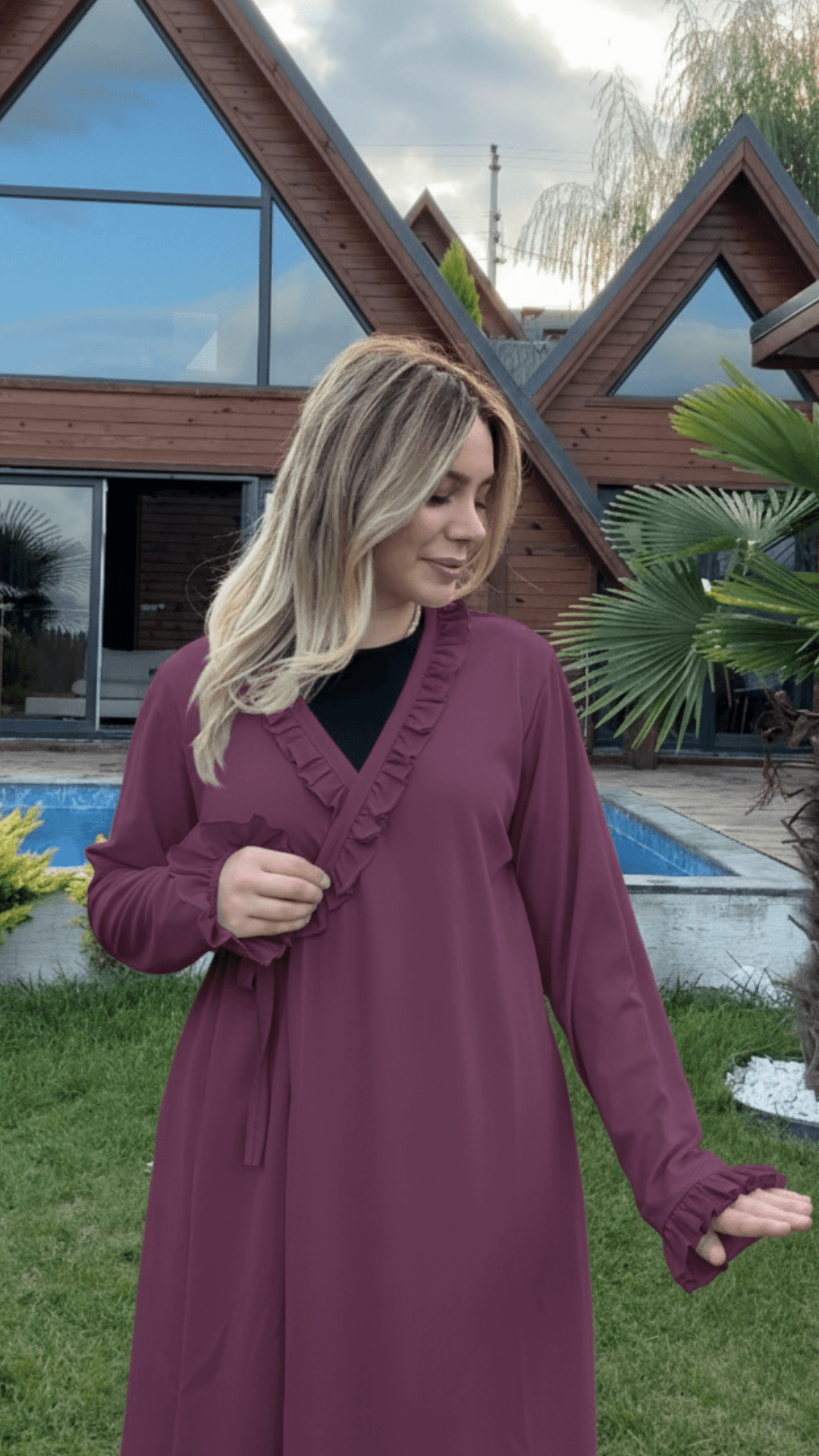 Prenses Fırfırlı Yandan Bağlamalı Namaz Elbisesi Mürdüm renk