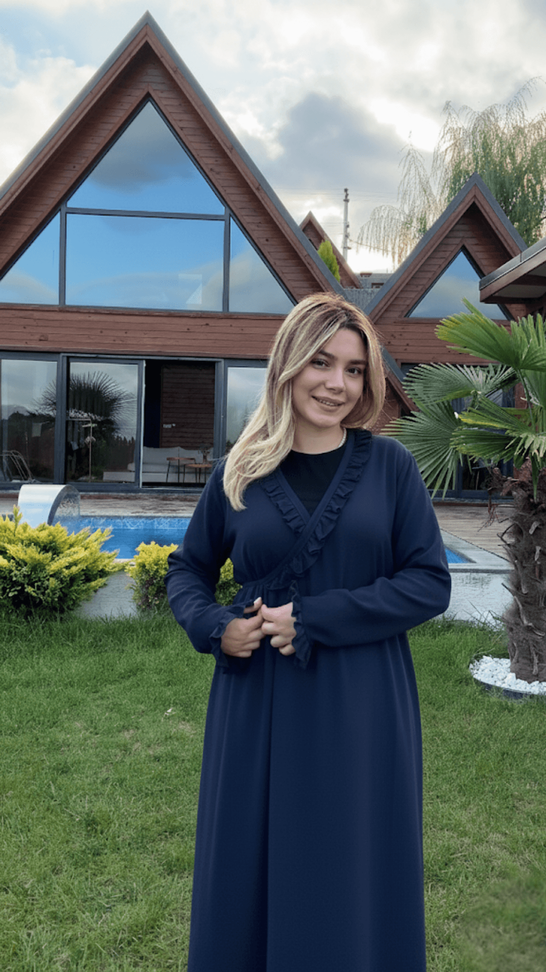 Prenses Fırfırlı Yandan Bağlamalı Namaz Elbisesi Lacivert renk