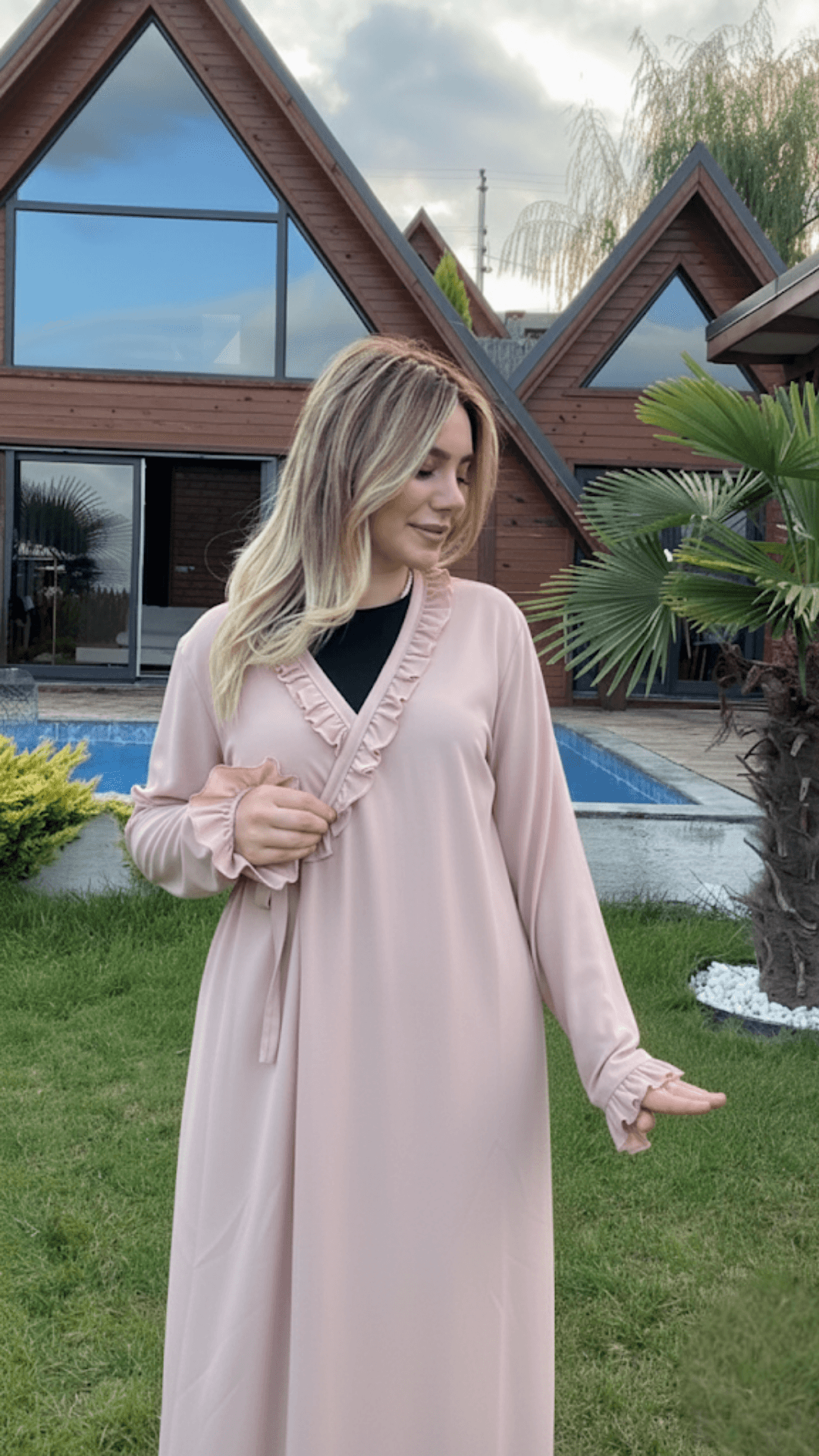 Prenses Fırfırlı Yandan Bağlamalı Namaz Elbisesi Toz Pembe renk
