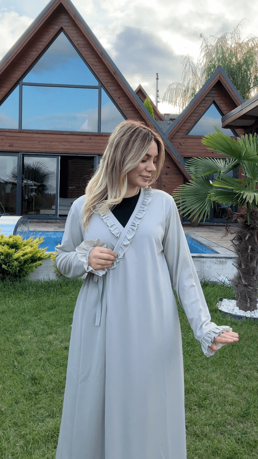 Prenses Fırfırlı Yandan Bağlamalı Namaz Elbisesi Bej renk