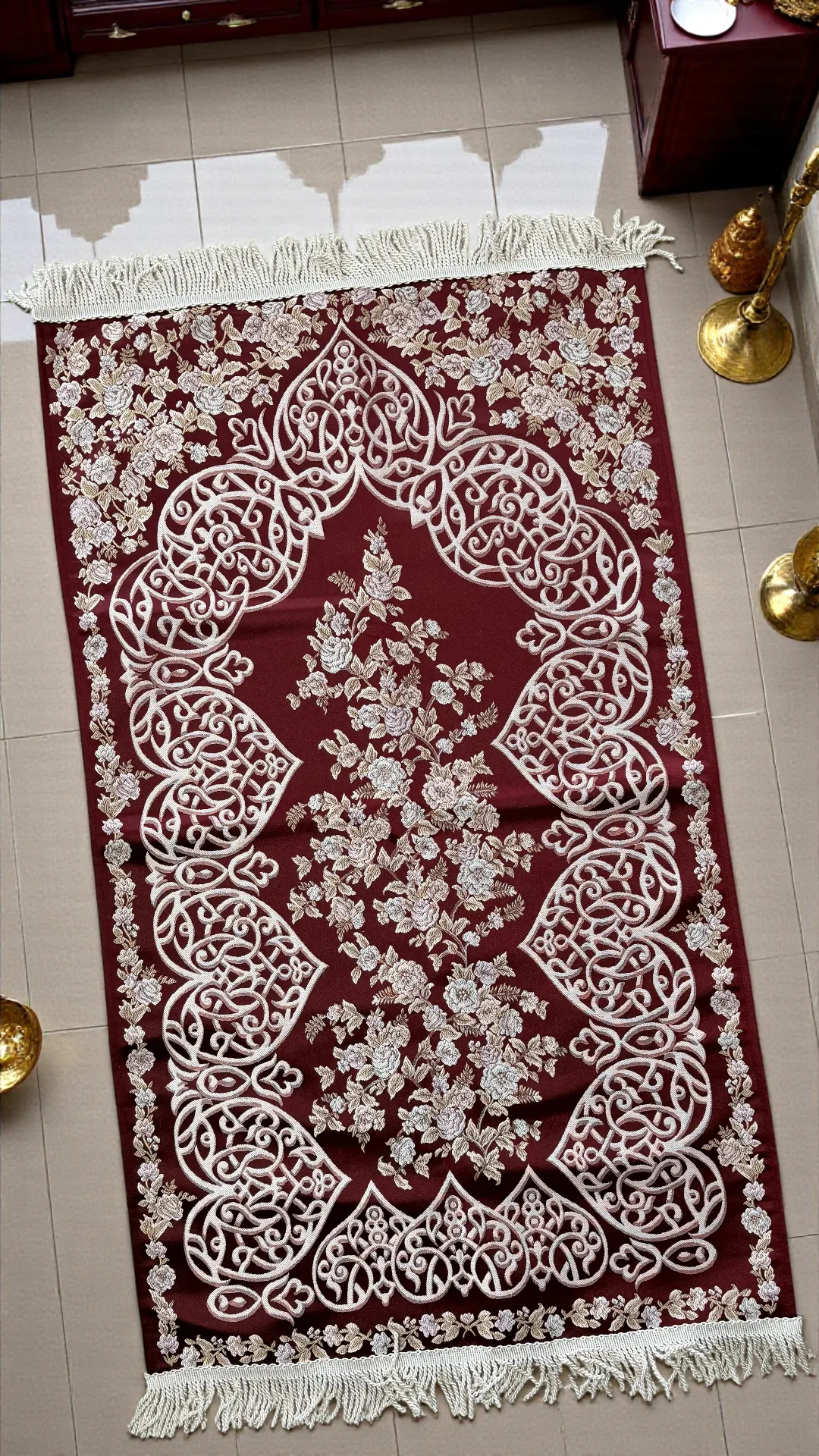 Mihraplı Çiçek Desenli Çeyizlik Saten Seccade - Bordo