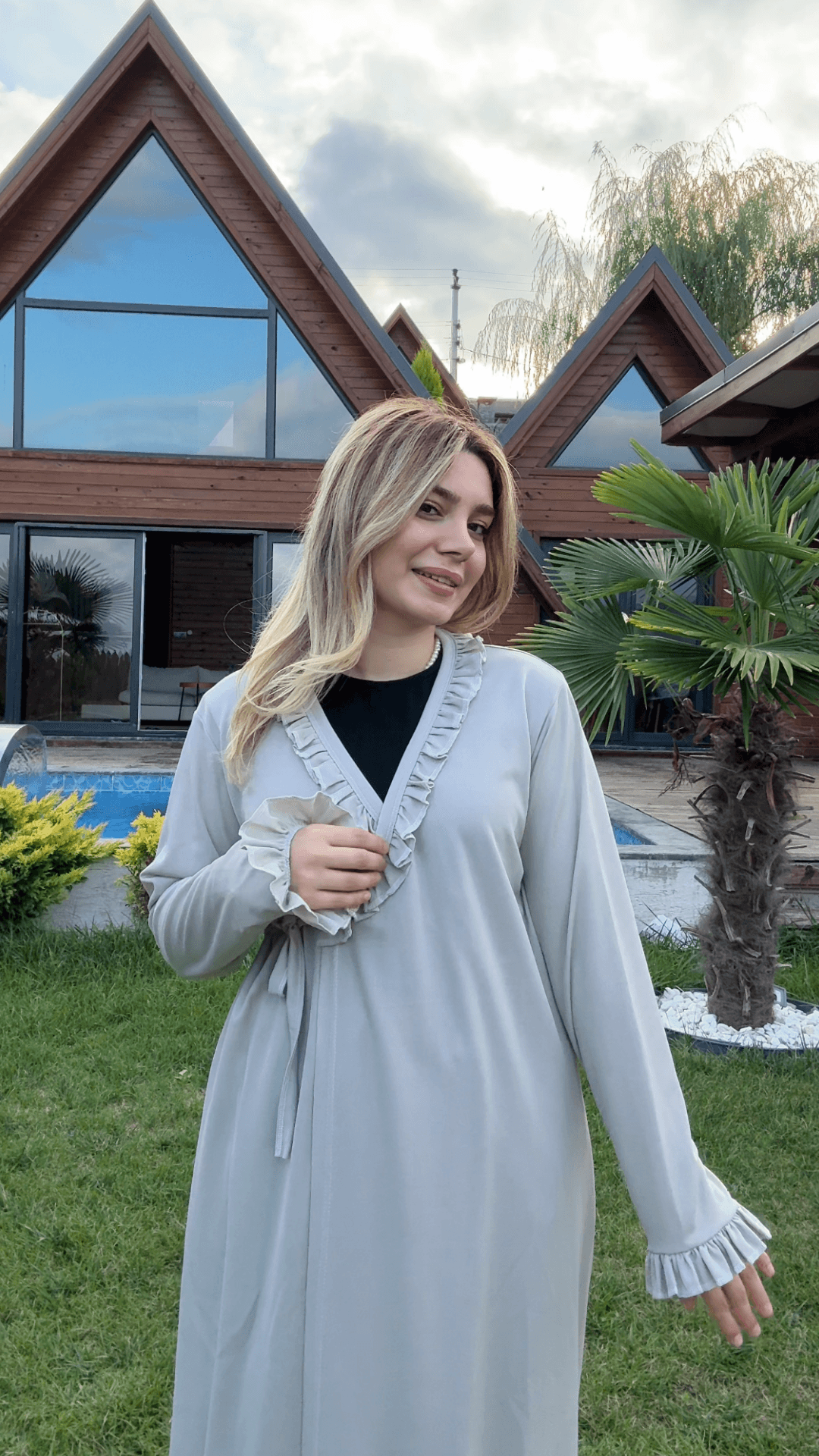 Prenses Fırfırlı Yandan Bağlamalı Namaz Elbisesi Bej renk