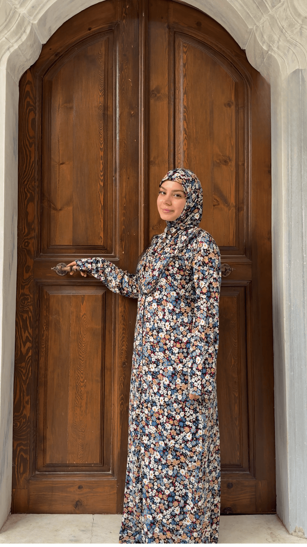 Desenli Refah Fermuarlı Hazır Şallı Pamuklu Penye Namaz Elbisesi  - Mavi Bahar