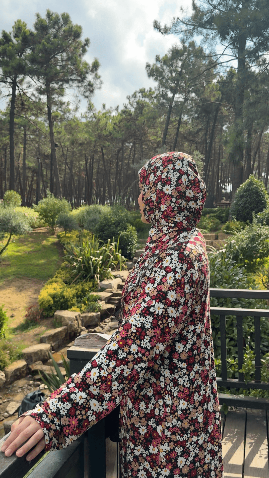 Desenli Refah Fermuarlı Hazır Şallı Pamuklu Penye Namaz Elbisesi  - Kırmızı Bahar