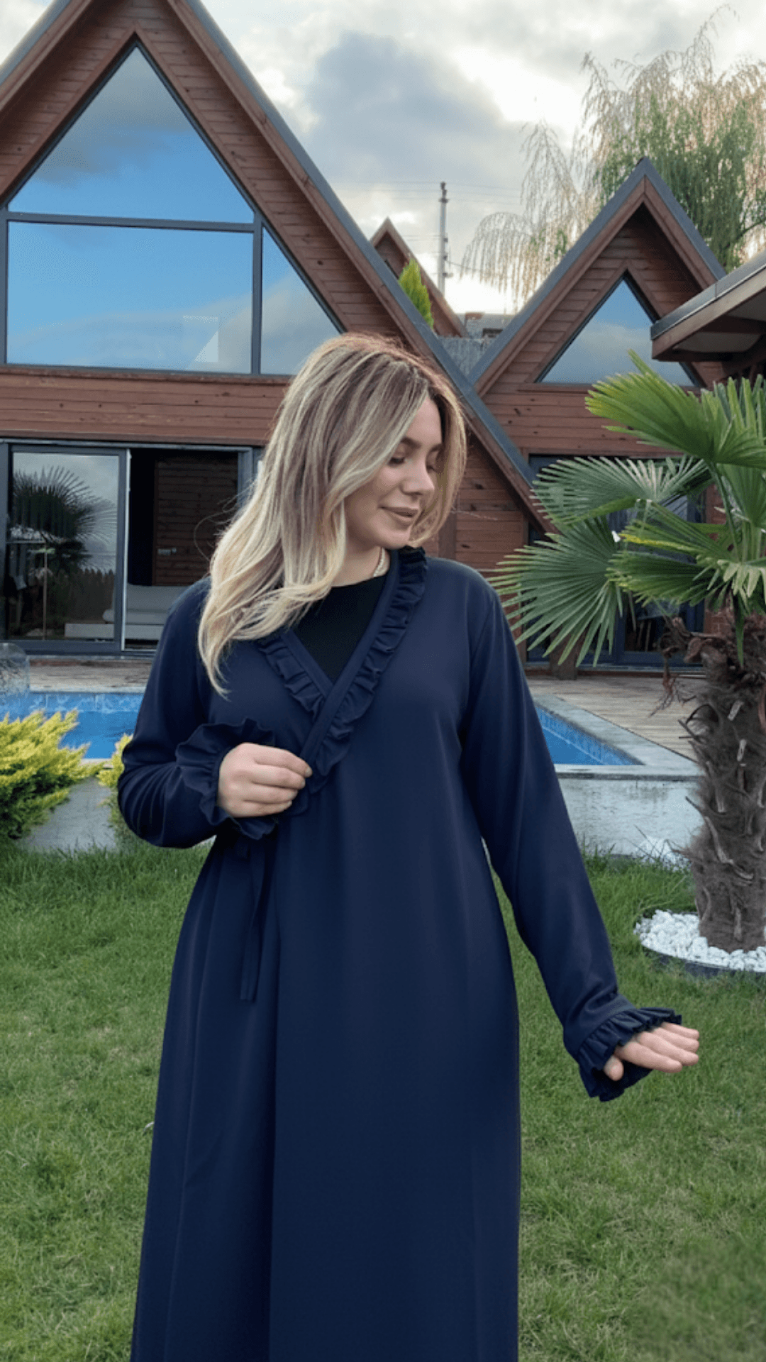 Prenses Fırfırlı Yandan Bağlamalı Namaz Elbisesi Lacivert renk