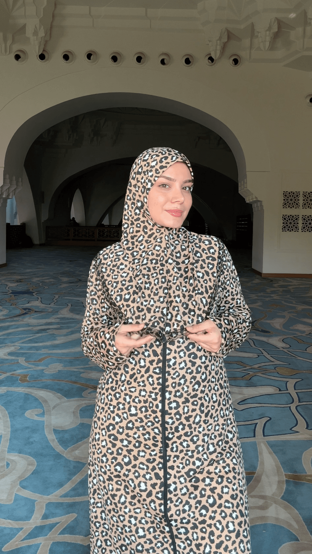 Hira Fermuarlı Hazır Şallı Helen Kumaş Namaz Elbisesi - Kahve Leopar