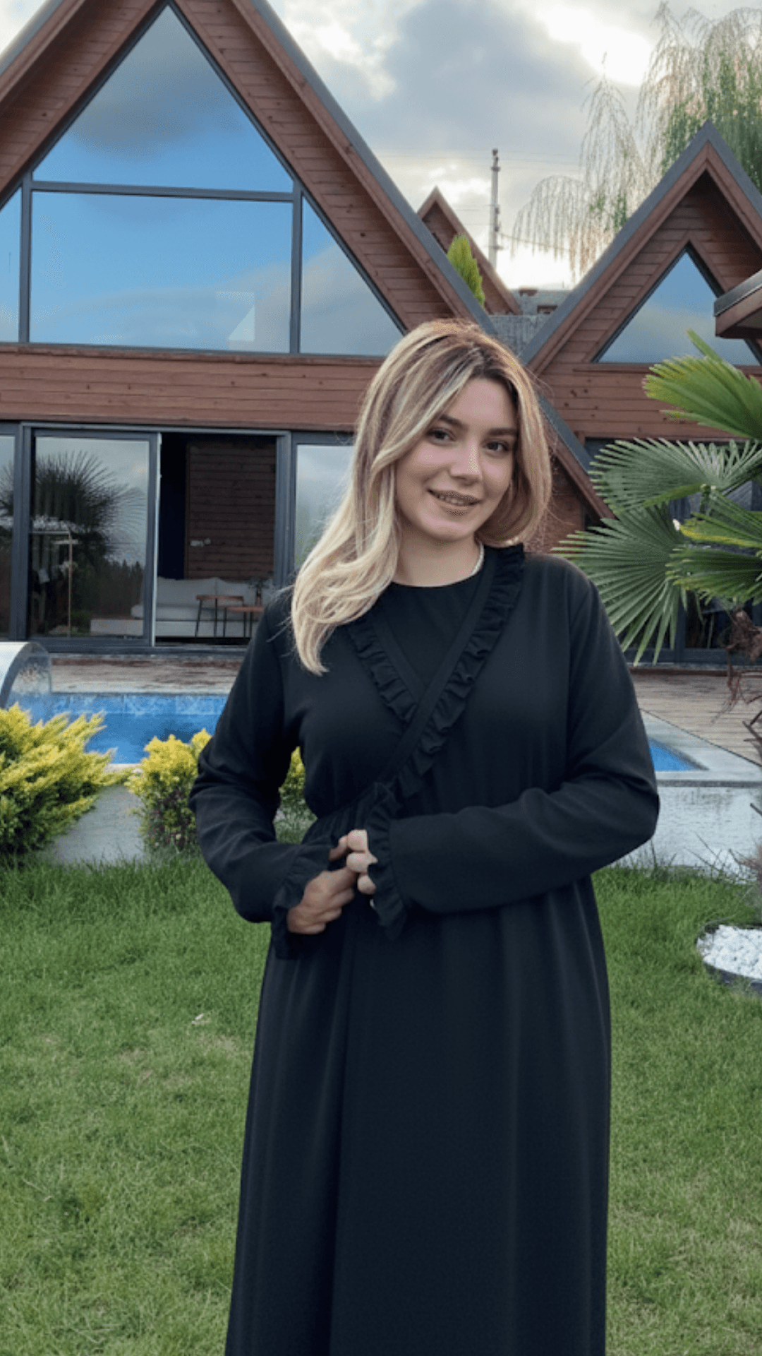 Prenses Fırfırlı Yandan Bağlamalı Namaz Elbisesi Siyah renk