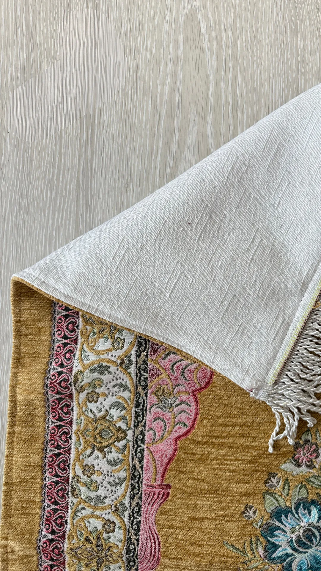 Gül Şönil Seccade - Altın