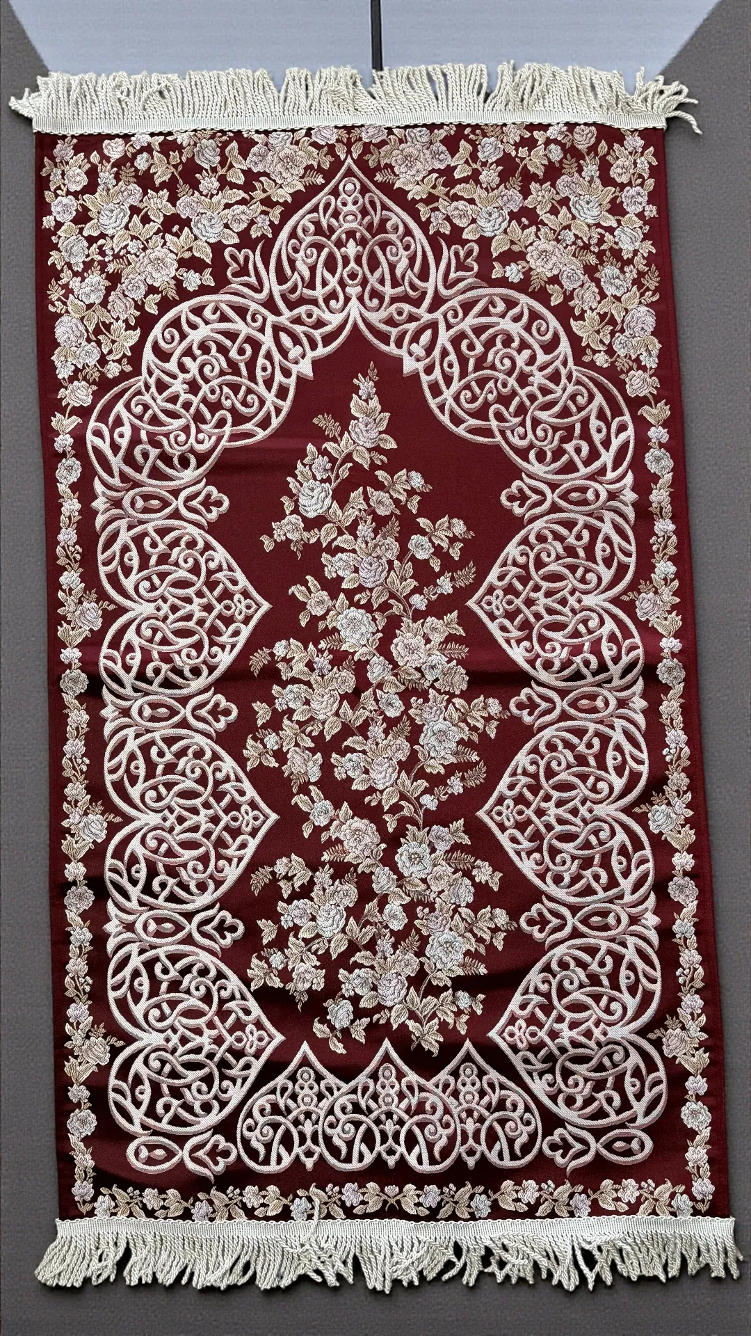 Mihraplı Çiçek Desenli Çeyizlik Saten Seccade - Bordo