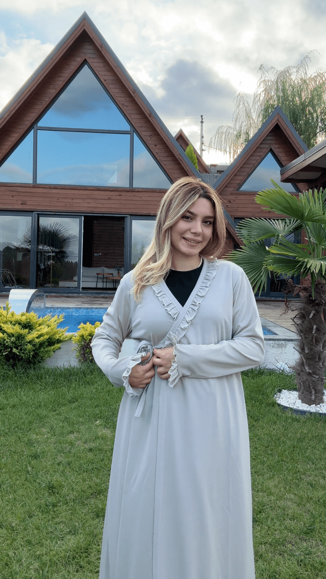 Prenses Fırfırlı Yandan Bağlamalı Namaz Elbisesi Bej renk
