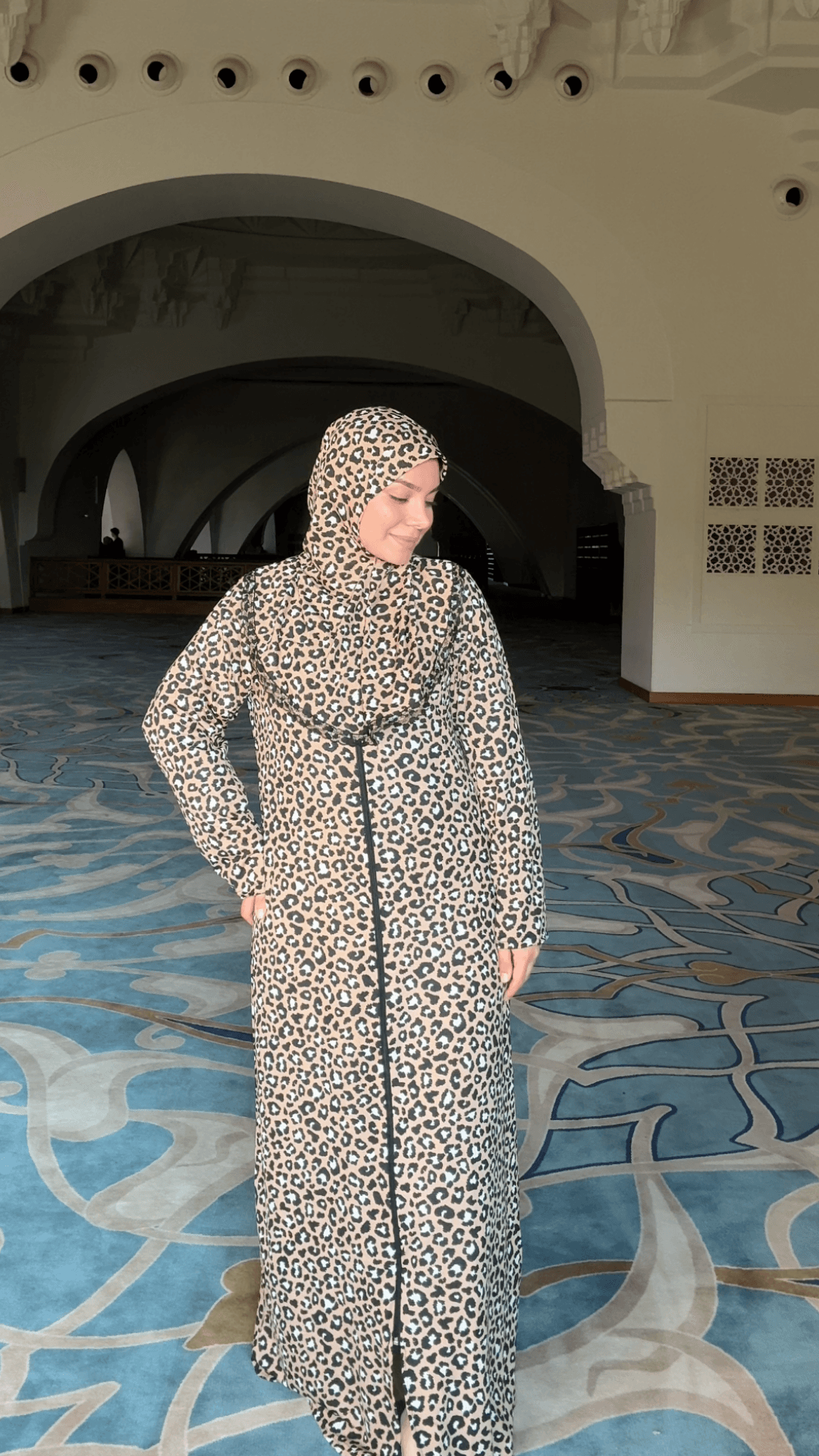 Hira Fermuarlı Hazır Şallı Helen Kumaş Namaz Elbisesi - Kahve Leopar