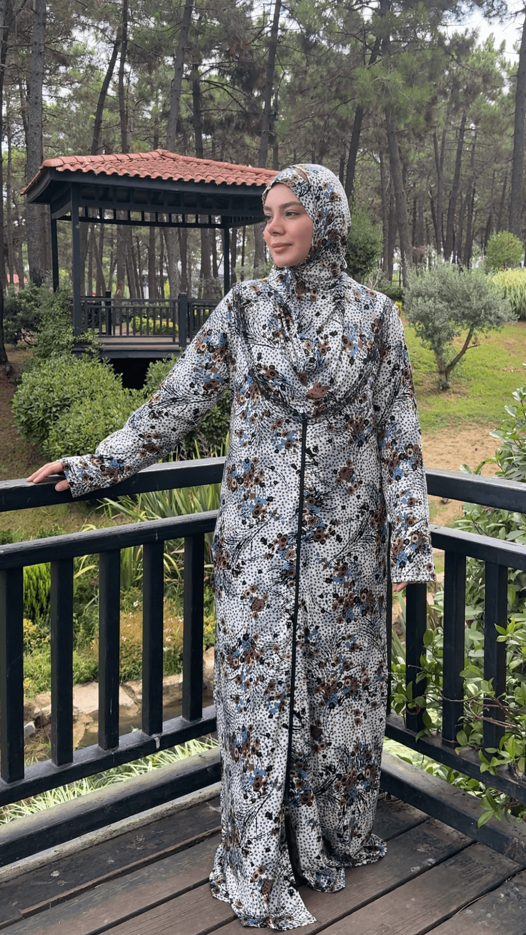 Desenli Refah Fermuarlı Hazır Şallı Pamuklu Penye Namaz Elbisesi  - Kahverengi Kır Çiçeği