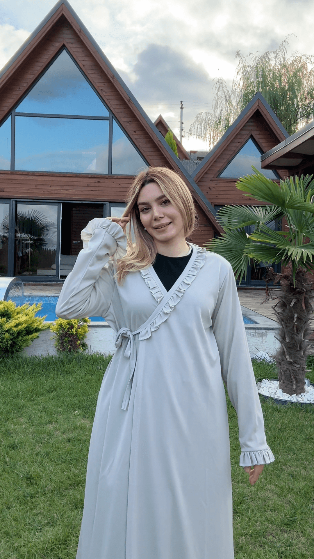 Prenses Fırfırlı Yandan Bağlamalı Namaz Elbisesi Bej renk