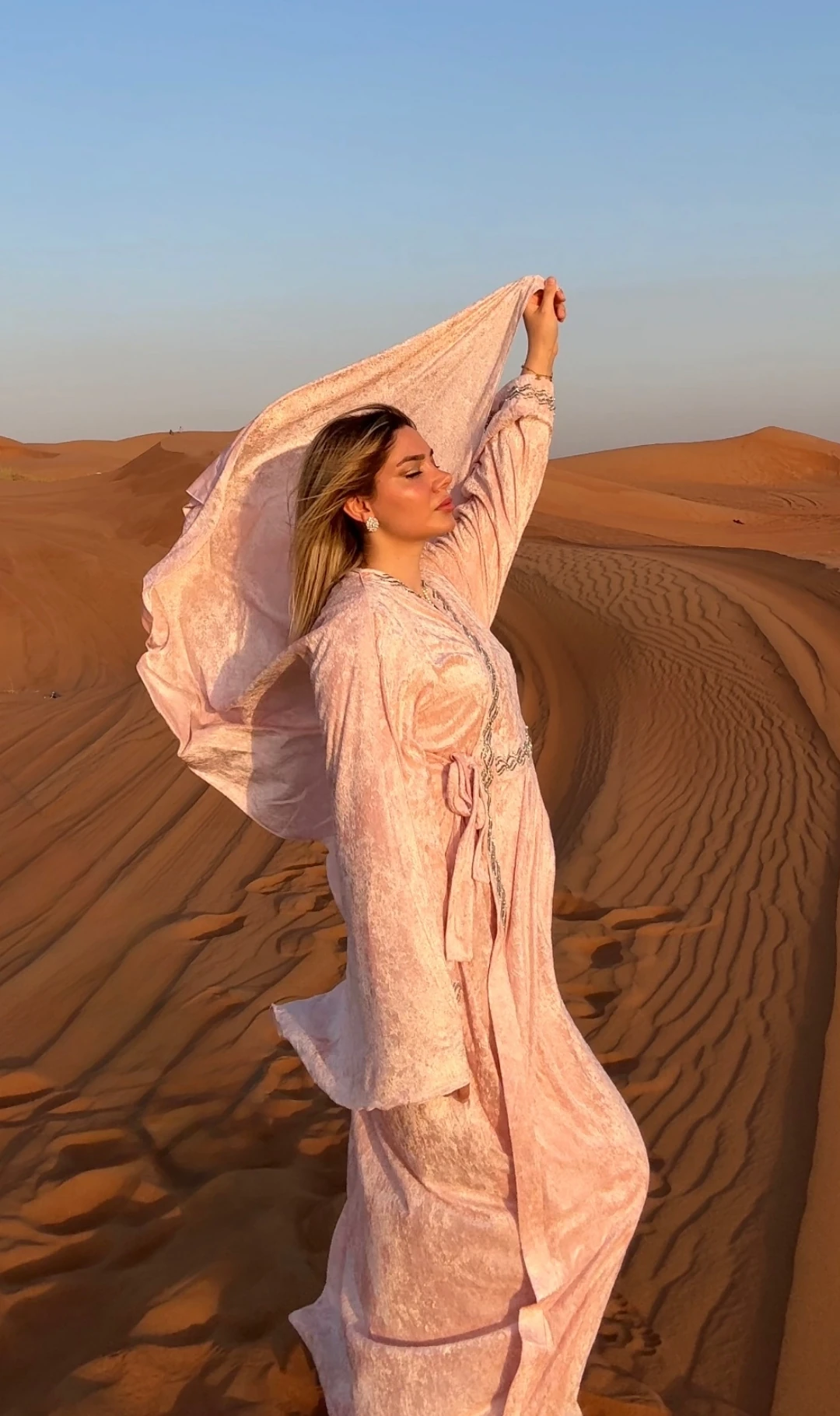 Mihrimah İnci Taşlı Yandan Bağlamalı 8 Parça Namaz Elbisesi Seti