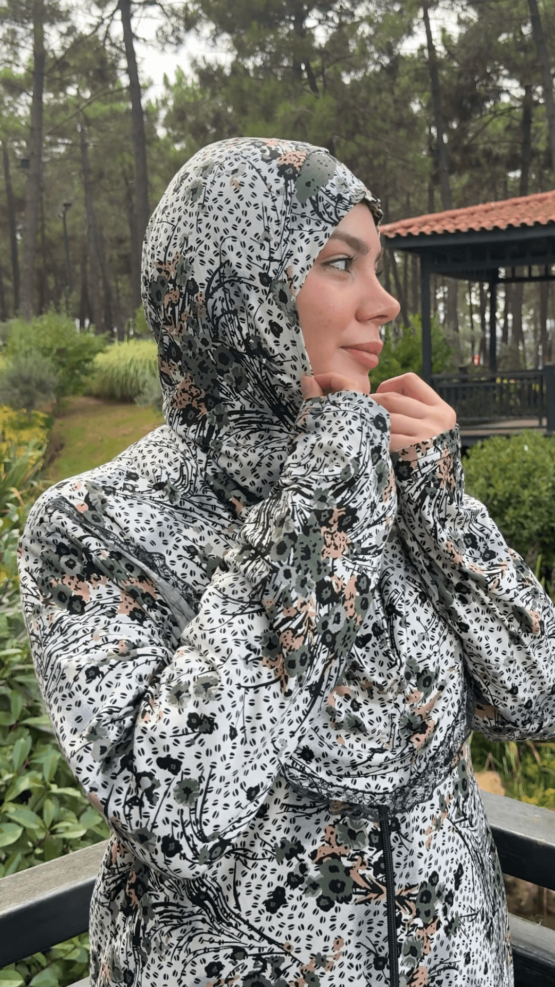 Desenli Refah Fermuarlı Hazır Şallı Pamuklu Penye Namaz Elbisesi  - Yeşil Kır Çiçeği