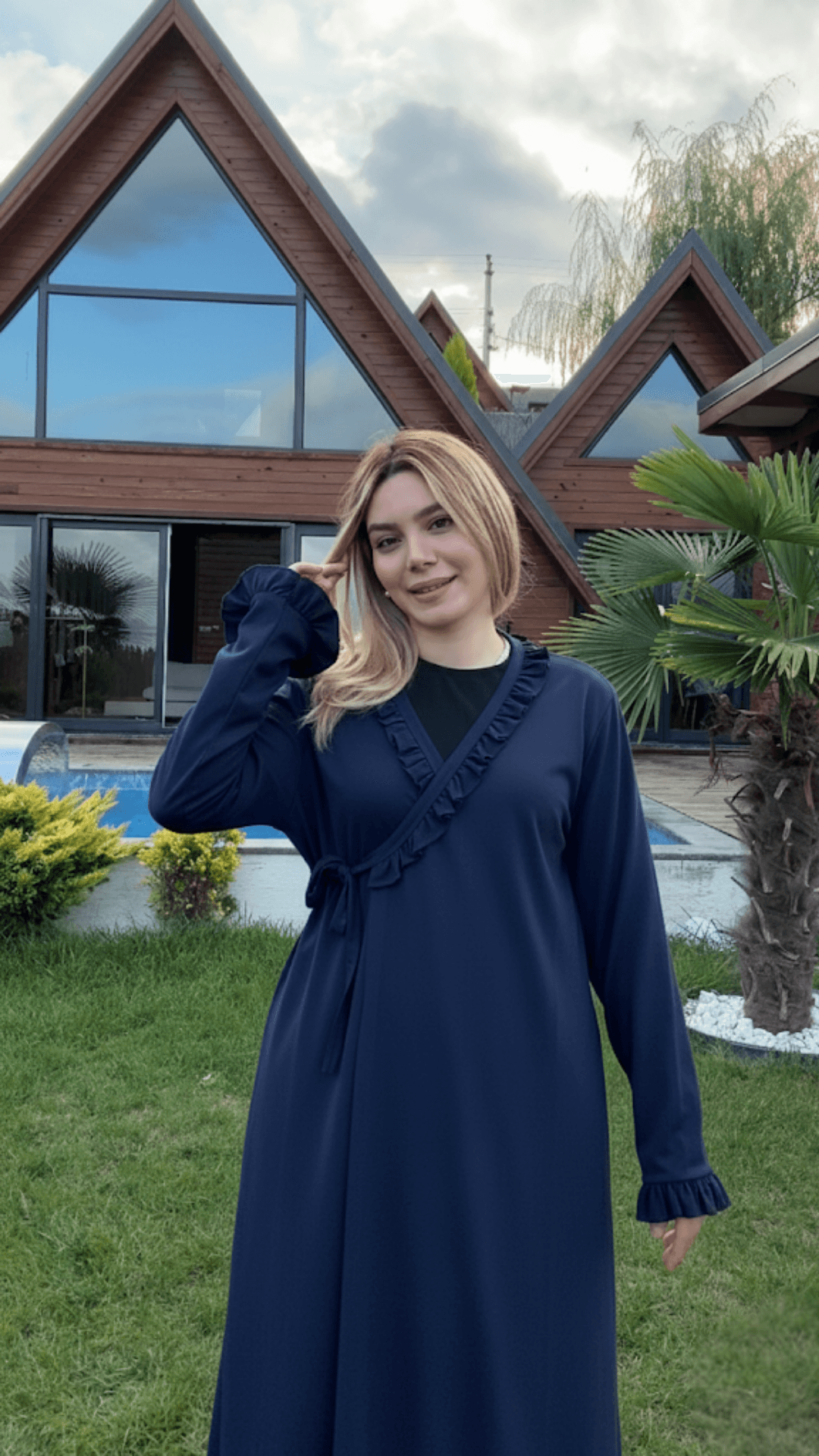 Prenses Fırfırlı Yandan Bağlamalı Namaz Elbisesi Lacivert renk