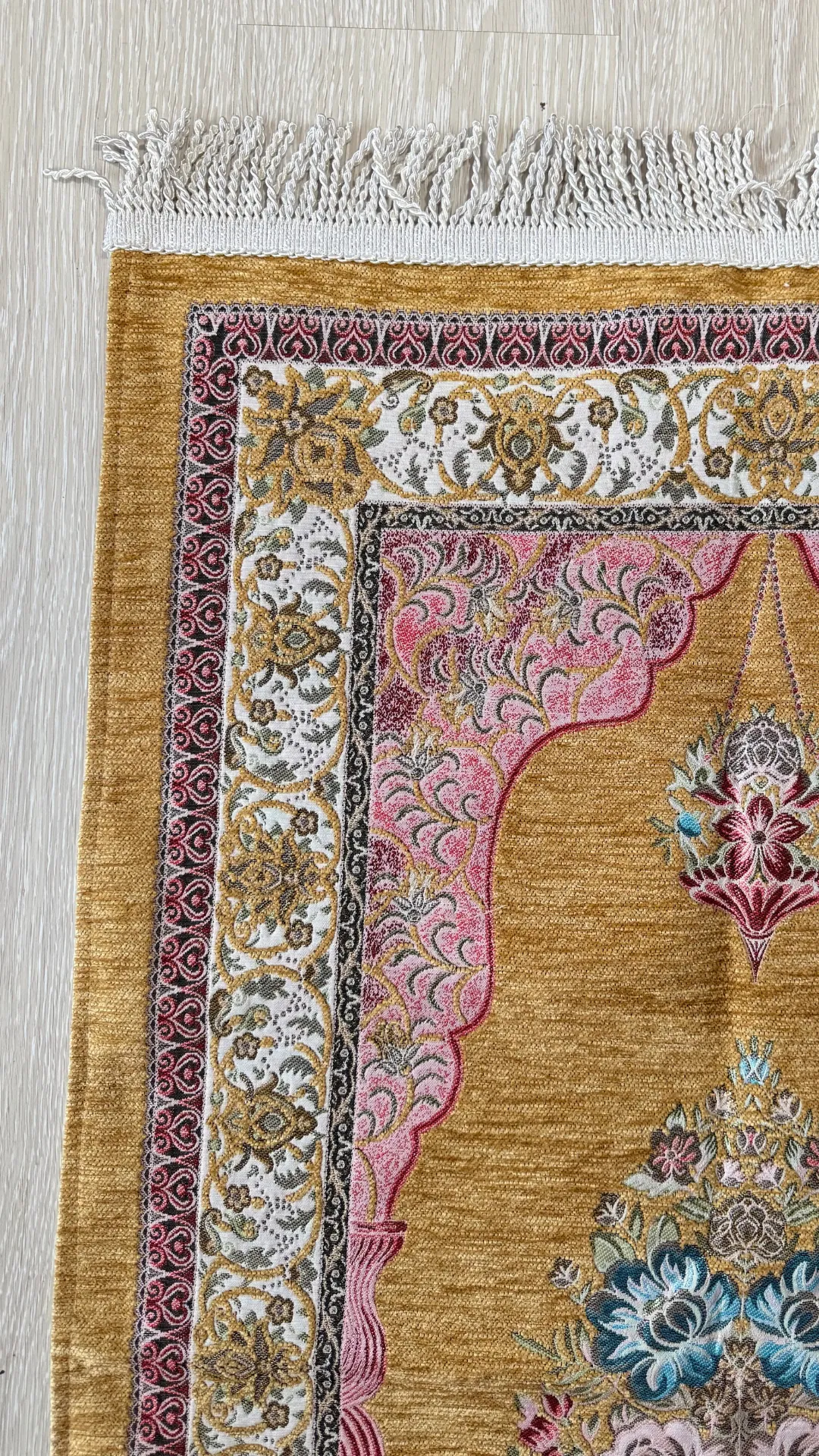 Gül Şönil Seccade - Altın