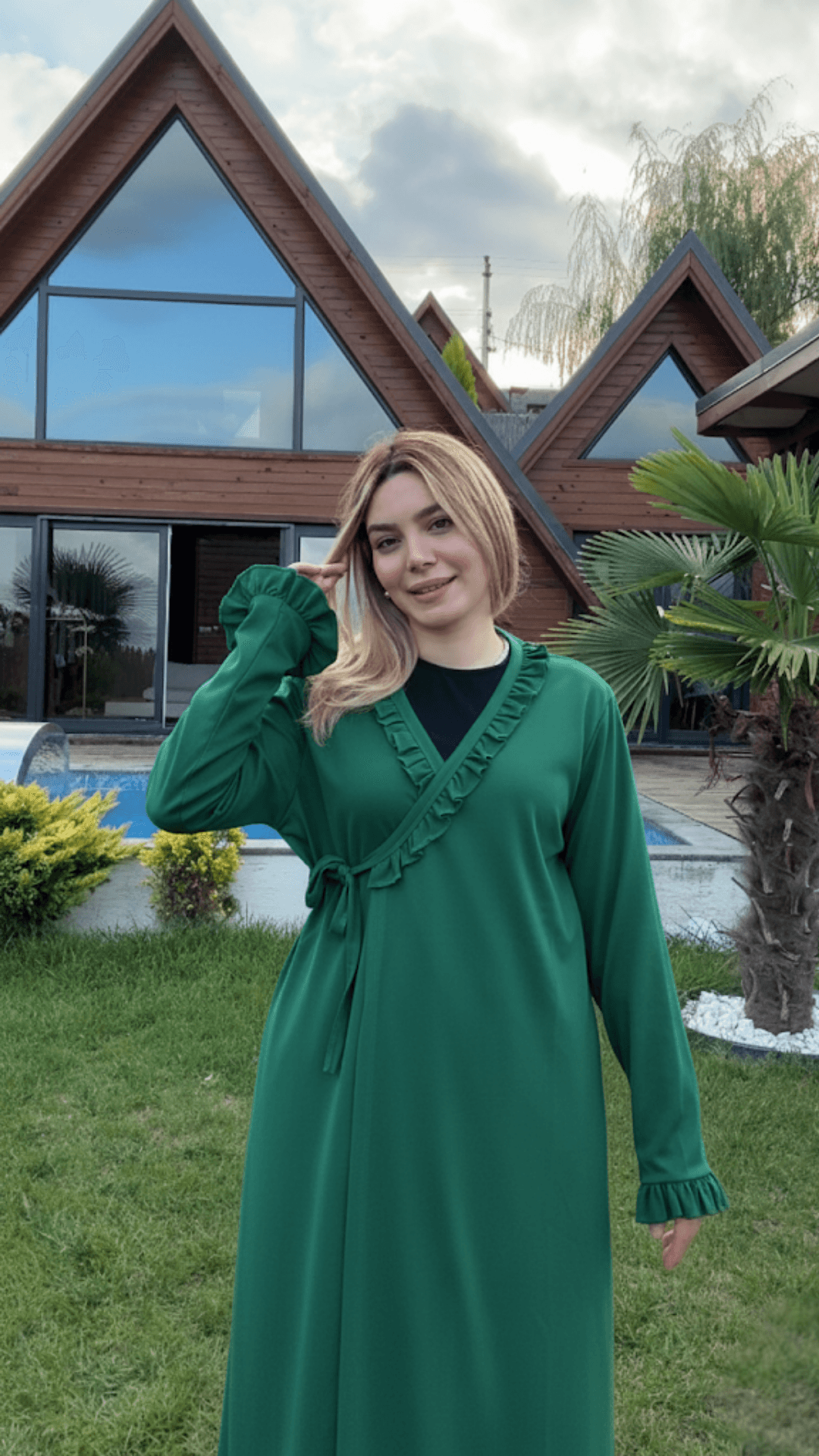 Prenses Fırfırlı Yandan Bağlamalı Namaz Elbisesi Zümrüt Yeşili renk