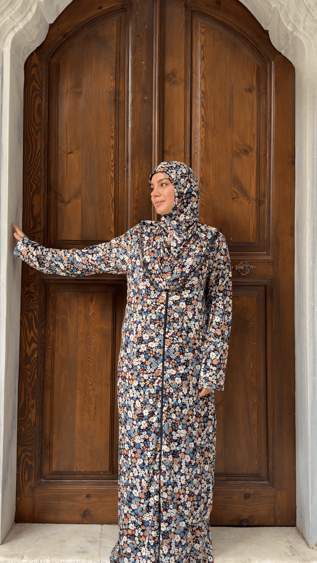 Desenli Refah Fermuarlı Hazır Şallı Pamuklu Penye Namaz Elbisesi  - Mavi Bahar