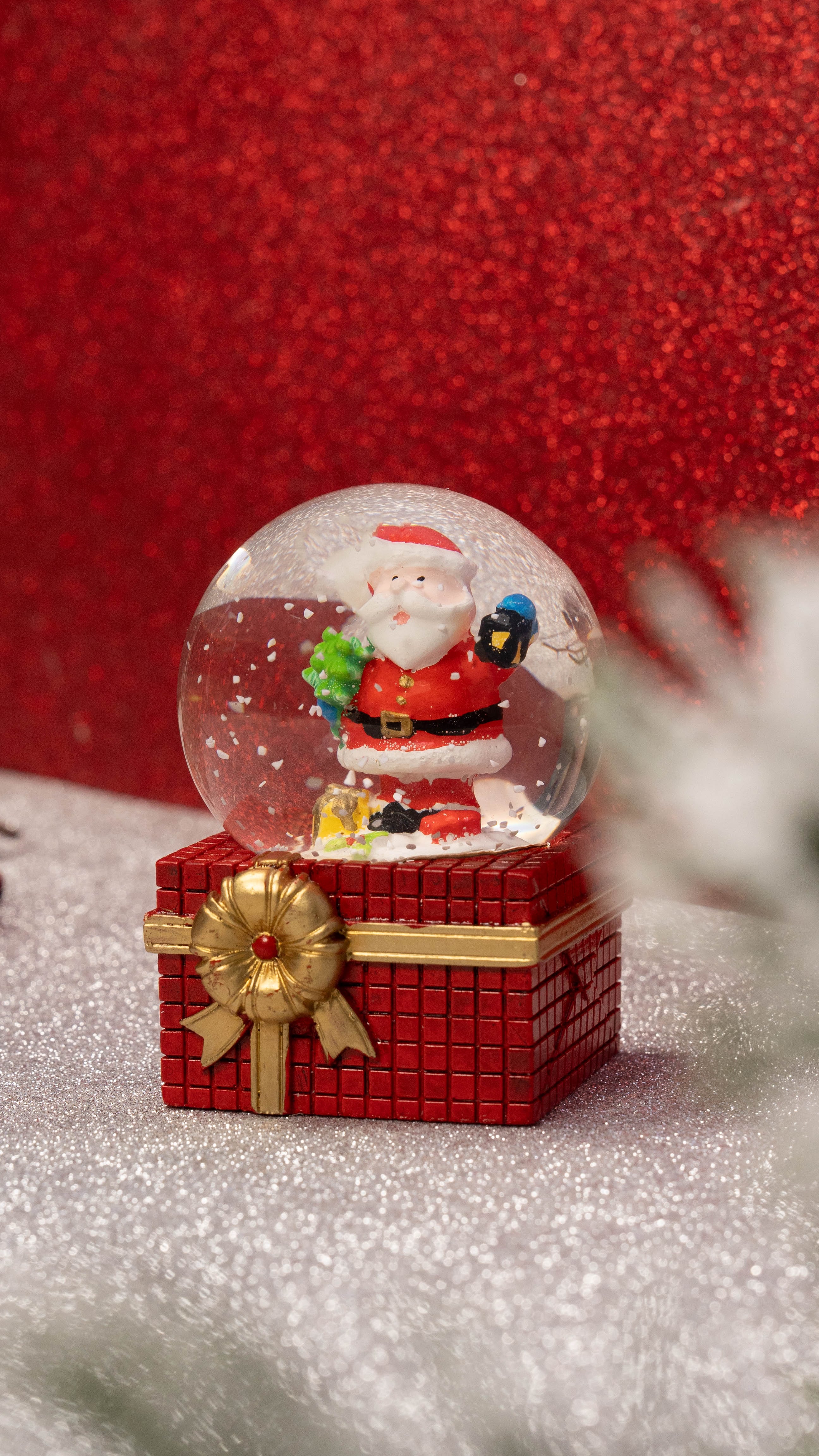 Taros Orta Boy Hediye Fiyonklu Yılbaşı Işıklı Kar Küresi (9425) 1 Adet