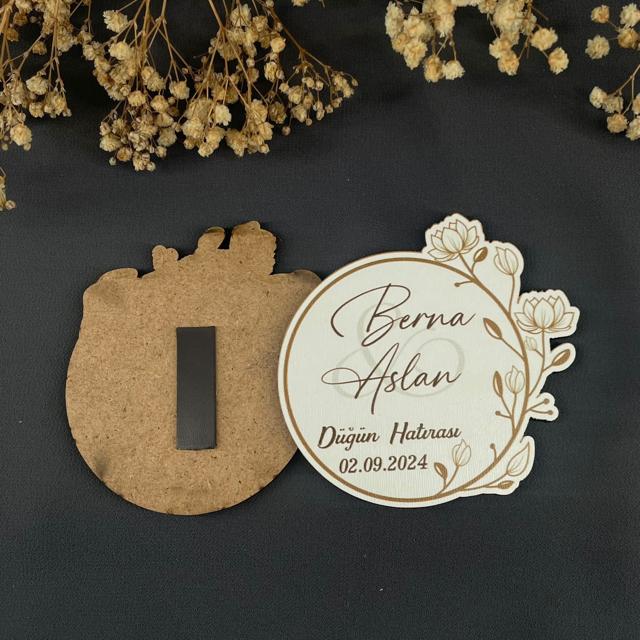 Gold Çiçek Desenli Özel Kesim Ahşap Magnet