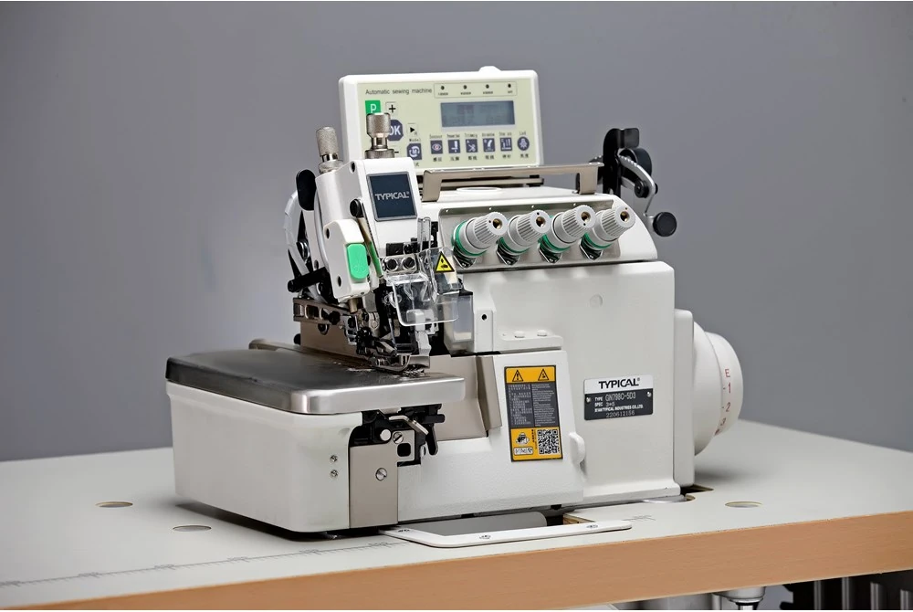 Typical GN 798C D3 Serisi Direct Drive Motorlu Elektronik İplik Kesme Ve Ayak Kaldırma Alt Üst Transportlu Overlok Dikiş Makinası