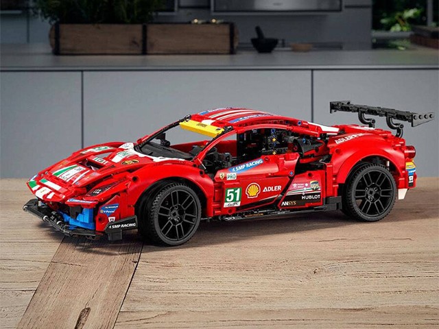 42125 Technic Ferrari 488 GTE AF Corse #51