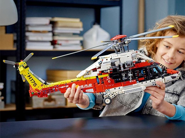 42145 Technic Airbus H175 Kurtarma Helikopteri