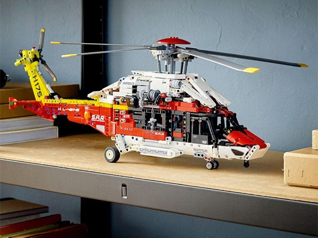 42145 Technic Airbus H175 Kurtarma Helikopteri