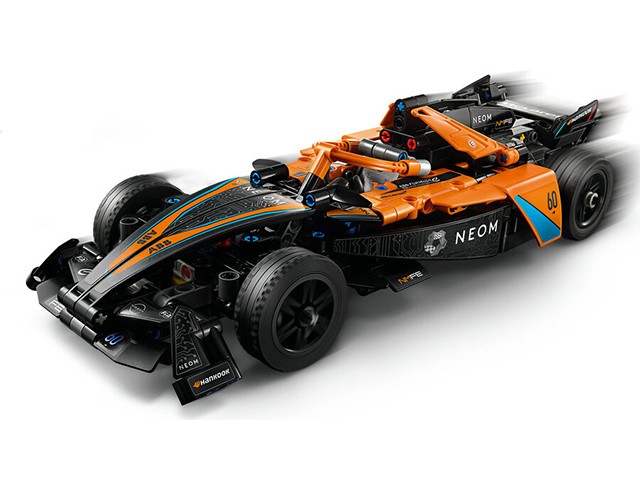 42169 Technic NEOM McLaren Formula E-Yarış Arabası