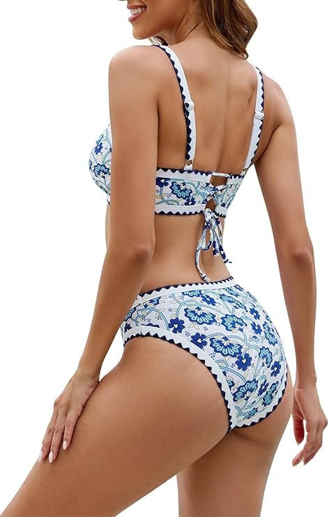 Çiçek Desenli Bikini Seti, İki Parçalı Mayo, U Yaka - Şık ve Modern Plaj Stili