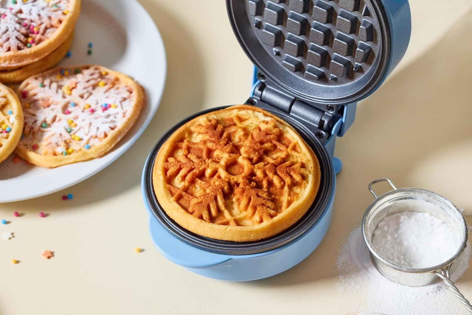 Desenli Mini Waffle Makinesi, 550 Watt, Yapışmaz Kaplama