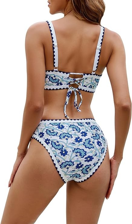 Çiçek Desenli Bikini Seti, İki Parçalı Mayo, U Yaka - Şık ve Modern Plaj Stili