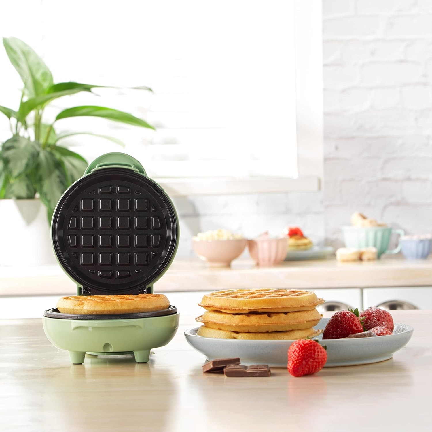  Yapışmaz Mini Waffle Makinesi, 550 W, Klasik Yeşil Retro Tasarım