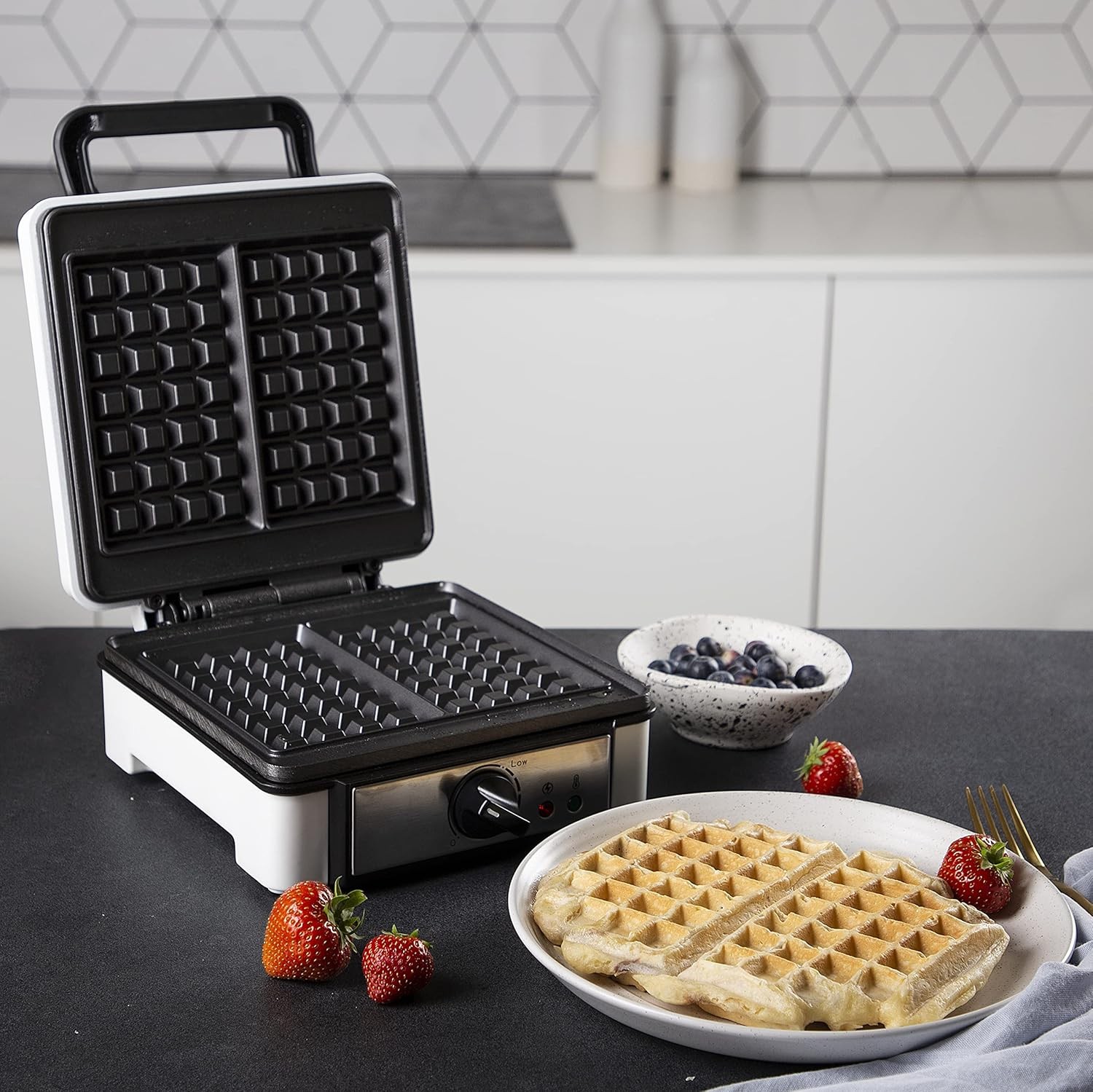 Belçika Waffle Makinesi, 1200 Watt, Ayarlanabilir Isı Seviyesi