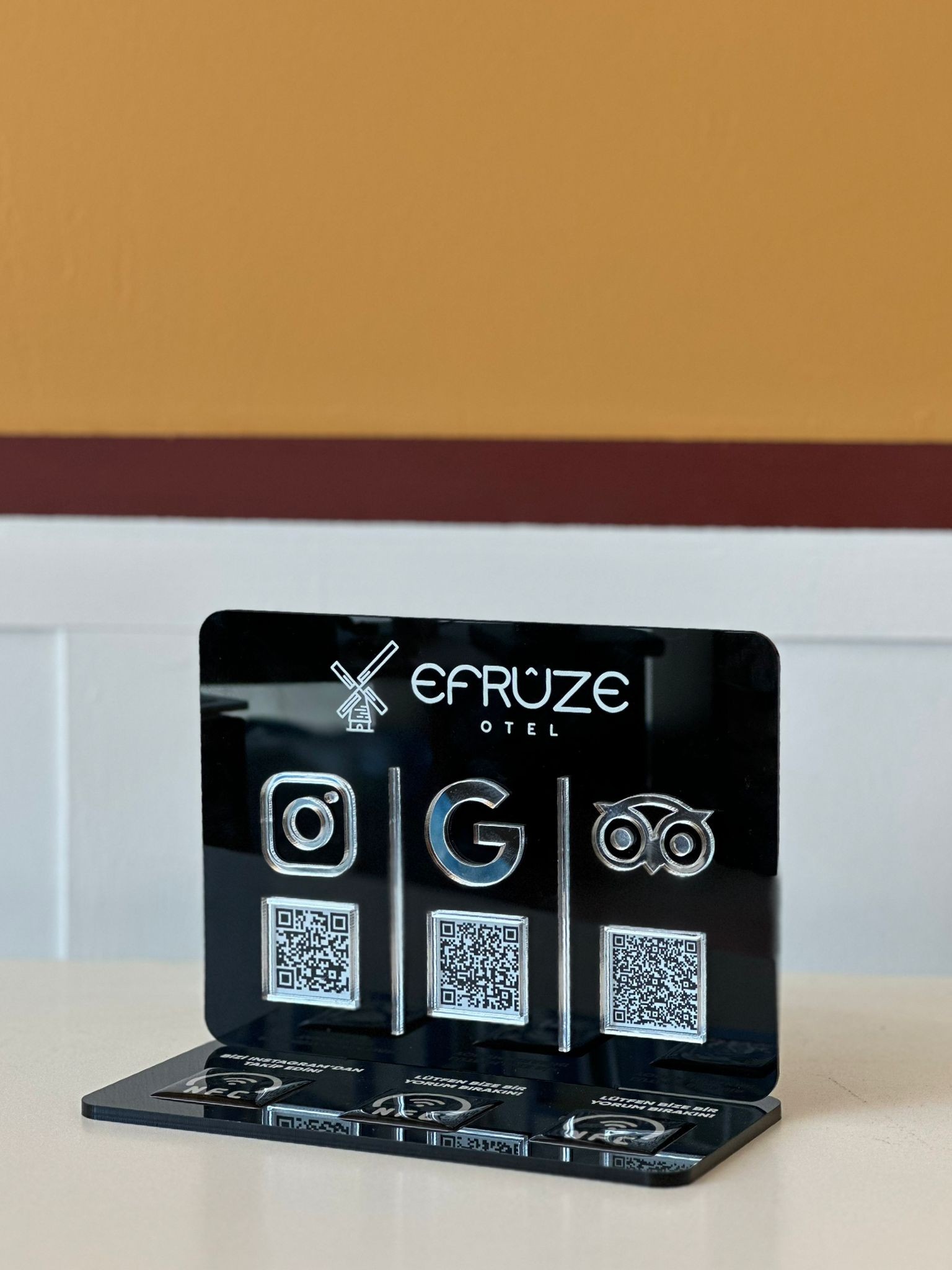 3 QR 3 NFC Pleksi Stand