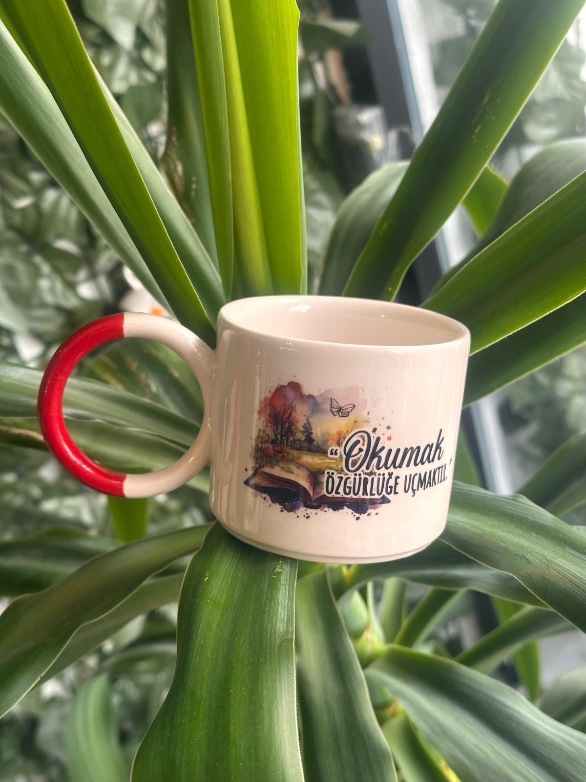 Okumak Özgürlük Kupa