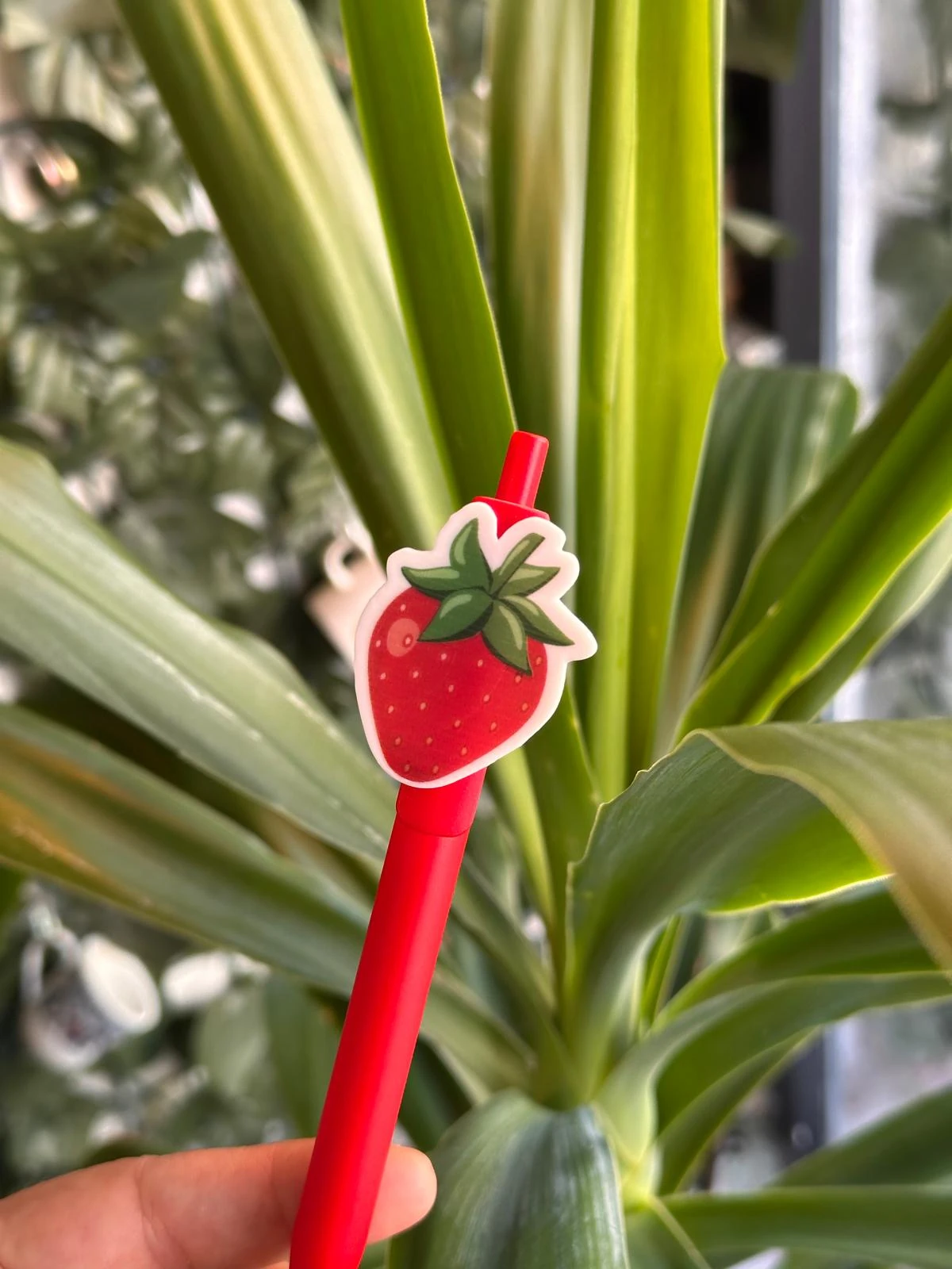 Çilek Figürlü Kalem