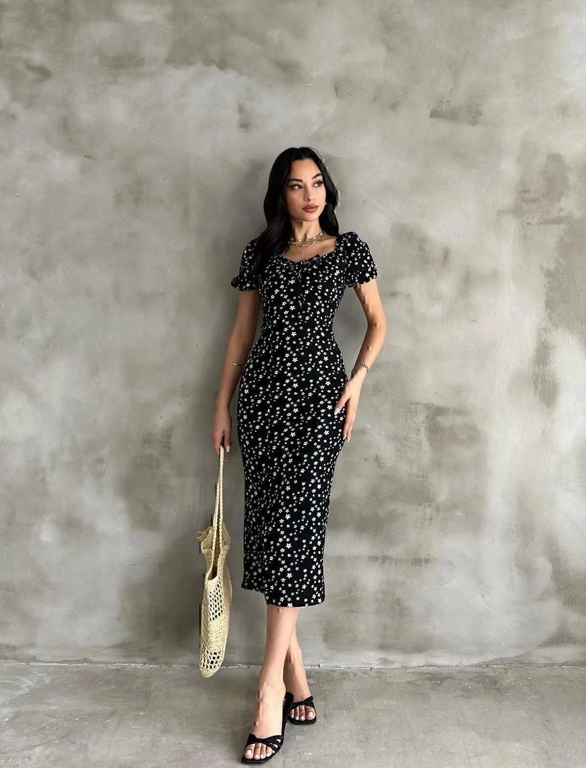 Yazlık Çıtır Desen Karpuz Kol Yırtmaç Detay Elbise - siyah çiçekli