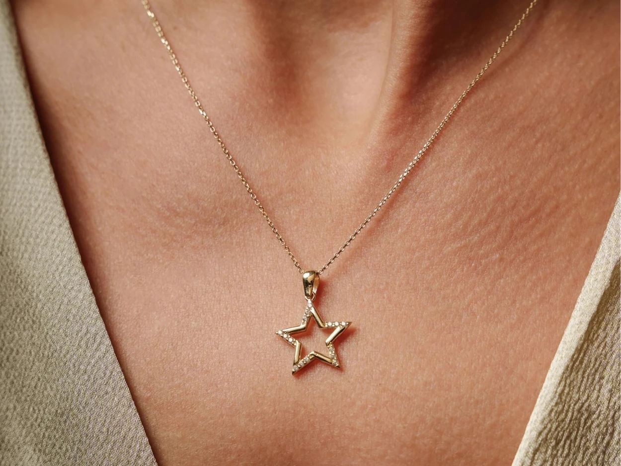 14 Ayar Altın Taşlı Yıldız Kolye