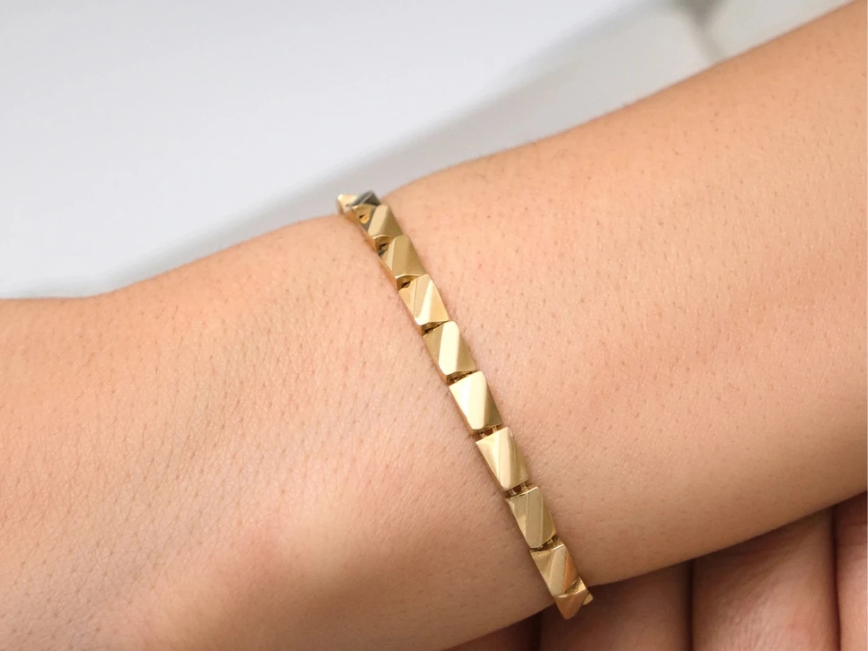 14 Ayar Altın Piramit Bileklik