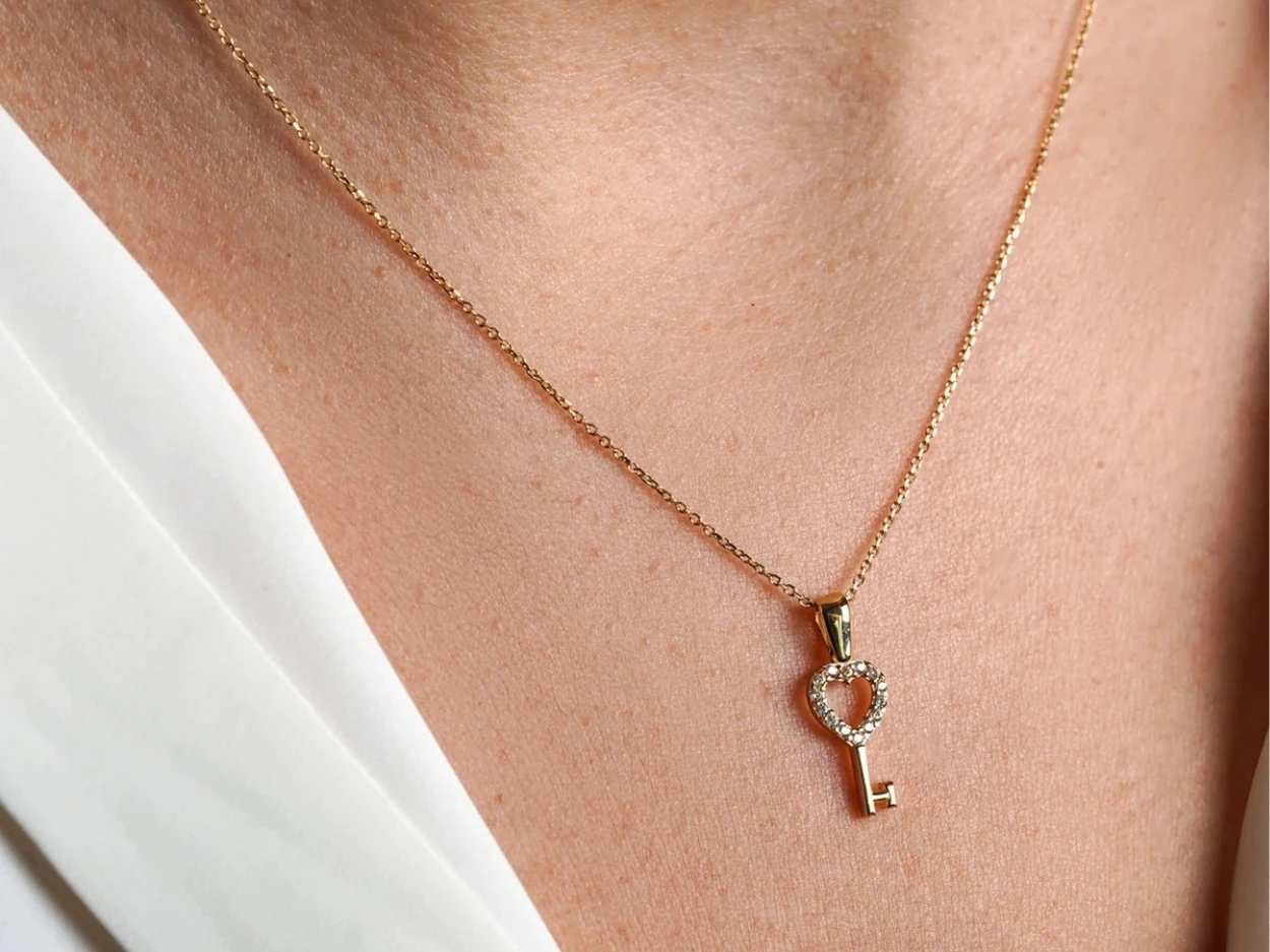 14 Ayar Altın Kalpli Anahtar Kolye