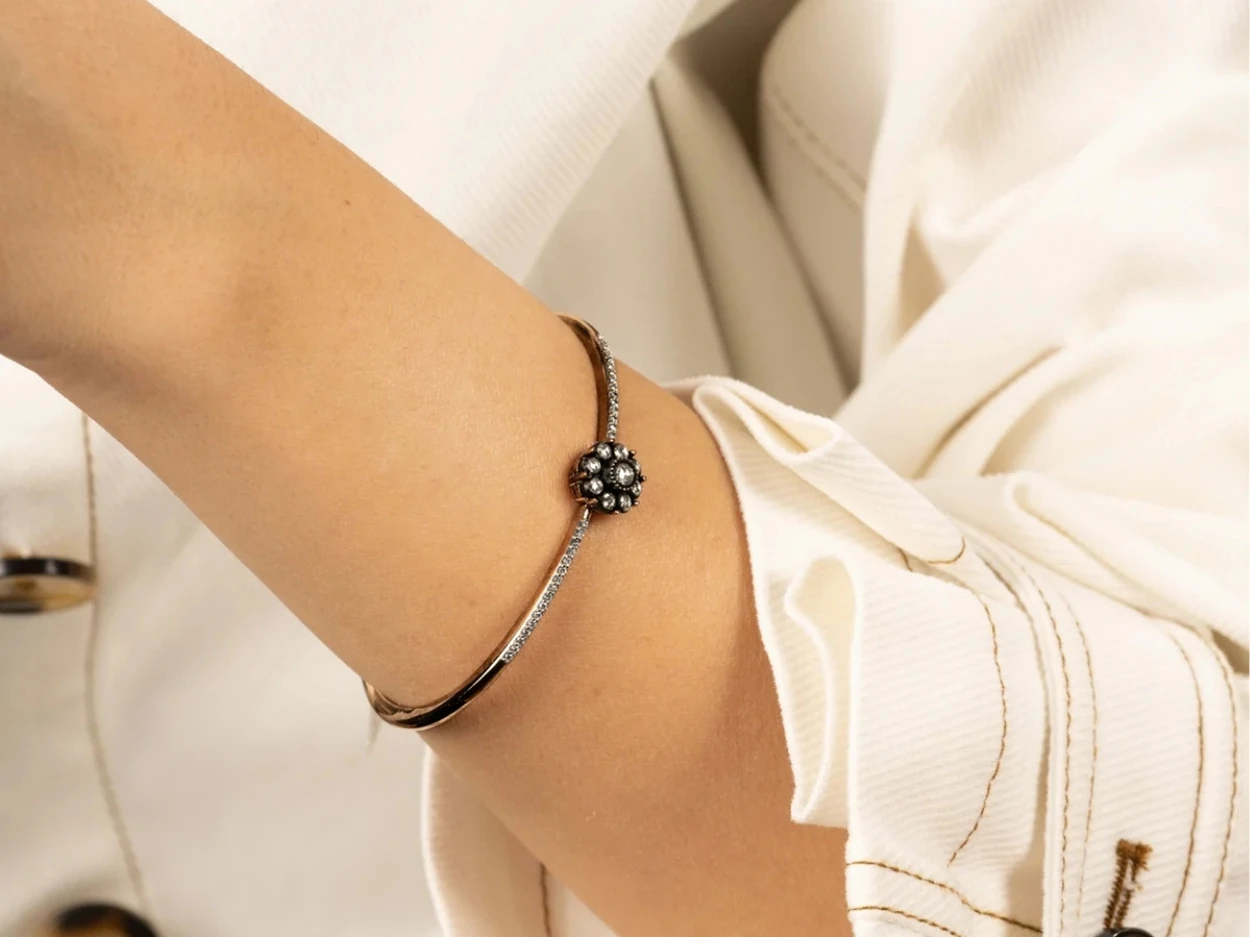 0,39 Karat Altın Elmas Kelepce